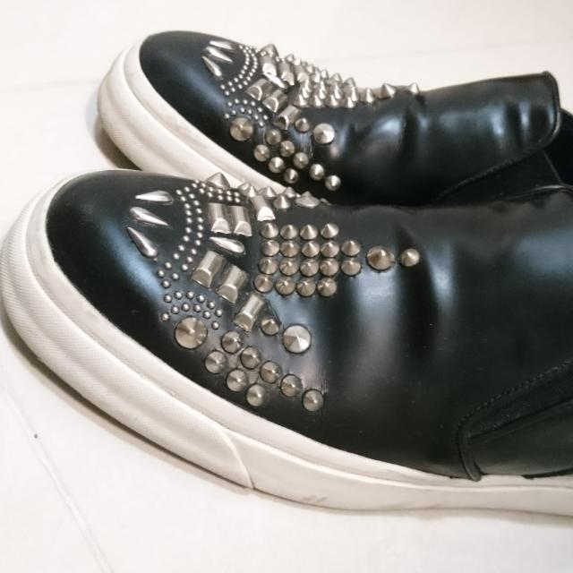 Alexander mcqueen studded leather sneakers online