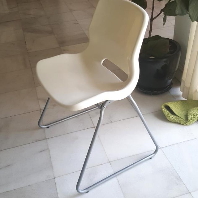 Ikea snille hotsell visitor chair