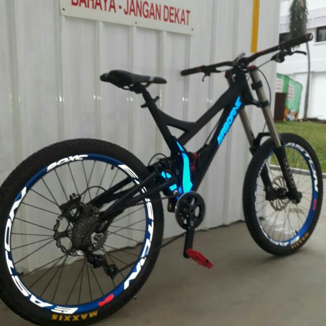 full suspension downhill mountain bike