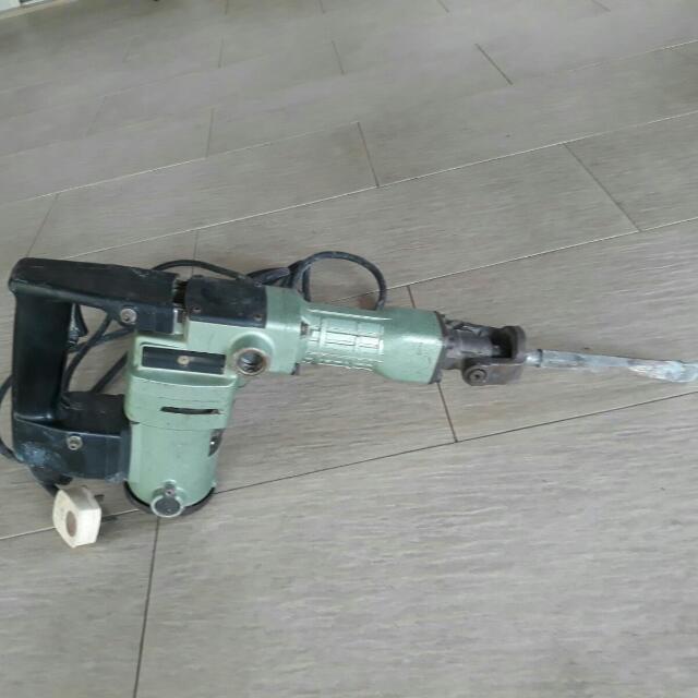 Hitachi Electric Hammer, Furniture 