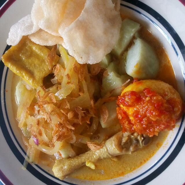 Lontong Sayur Komplit Madam Vie Makanan Minuman Makanan Instan Di Carousell