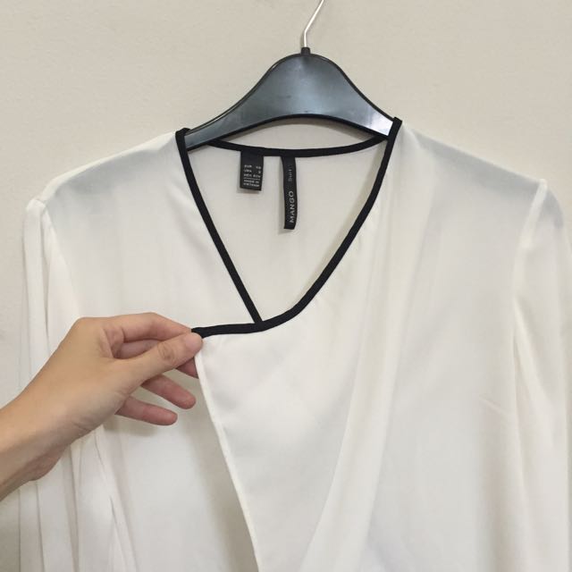 Mango Blouse (Category: Blouses) located in Quezon City. Submitted by aptlystyled (Listing ID 114074225, Image 3). Description: .