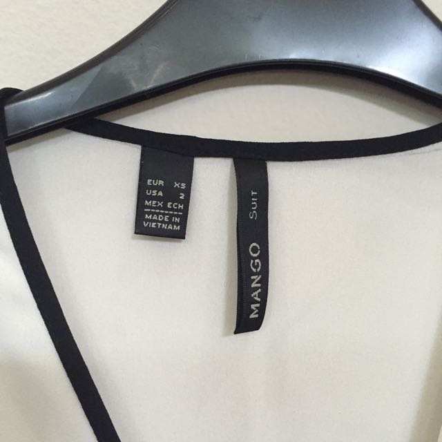 Mango Blouse (Category: Blouses) located in Quezon City. Submitted by aptlystyled (Listing ID 114074225, Image 2). Description: .