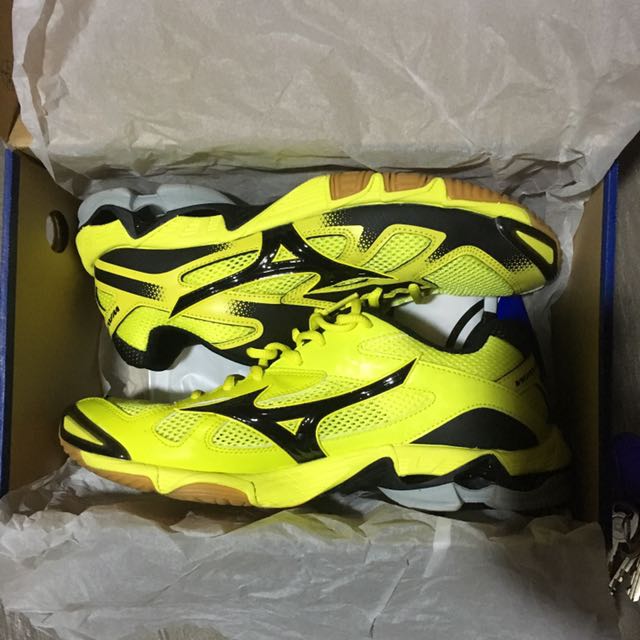 Mizuno wave sale bolt yellow