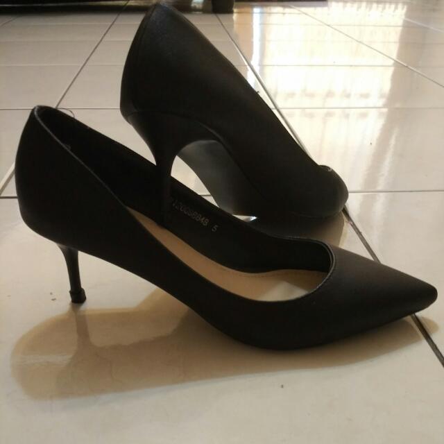 Vincci hot sale black heels