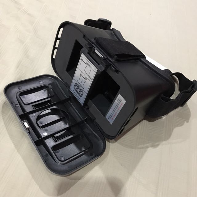 VR Headset (Category: Portable Audio Accessories) located in Shah Alam. Submitted by gunblade83 (Listing ID 114101591, Image 2). Description: Virtual reality used once only, item come as it is, no software provided which u can install from android market place or AppStore. Ship with airpak, add RM8 only.
