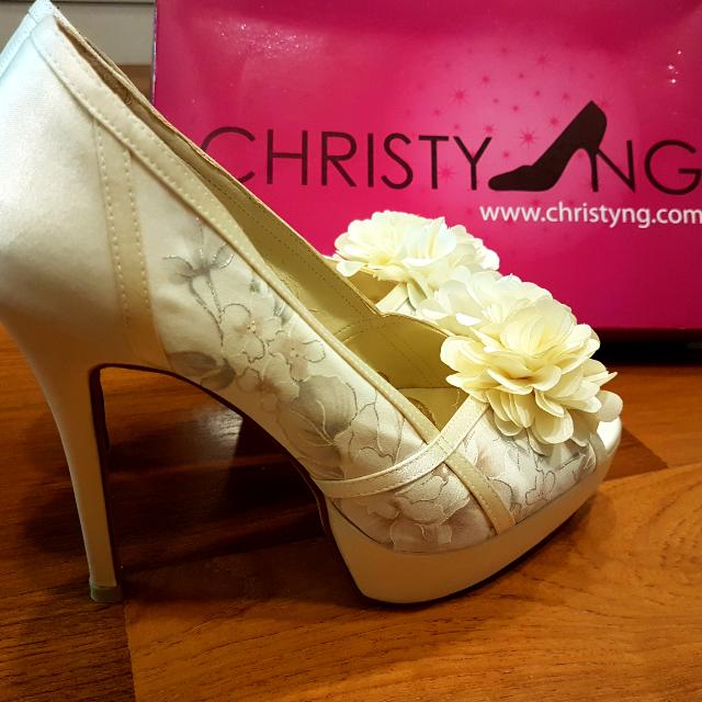 gorgeous wedding shoes