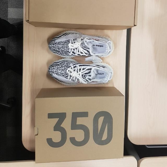ADIDAS YEEZY BOOST 350 V2 White Black Red UK 6 1st 2 Photos are the actual item Bought From END Clothing BNIB Price Nego Ok 100 Legit