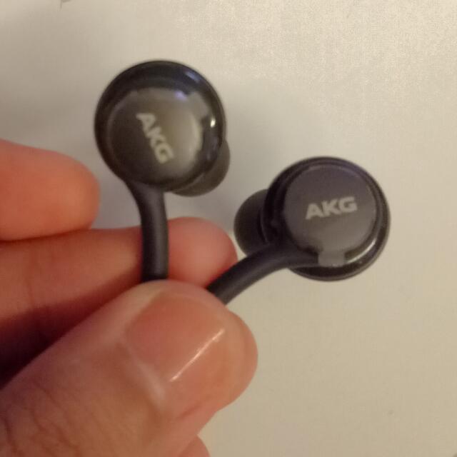 AKG Earphones, Audio, Earphones on Carousell