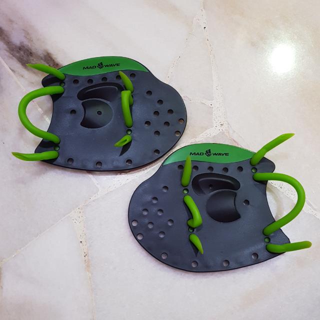 Mad Wave Junior Hand Paddle, Sports Equipment, Bicycles & Parts, Parts