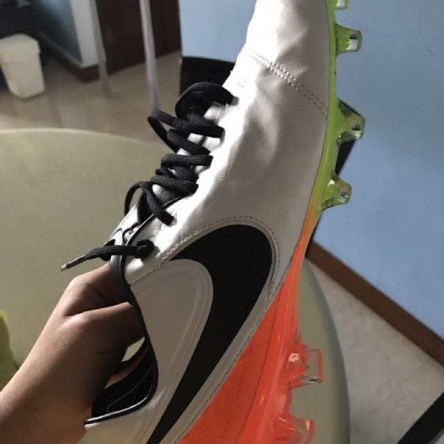nike tiempo legend xi
