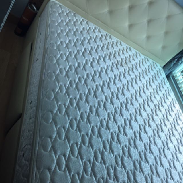 QUEEN SIZE Bed Frame (Harvey Norman) + SEAHORSE Spring Mattress