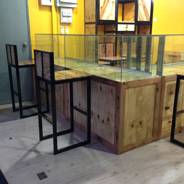 Rak Display Kaca Pallet Murah Home Furniture Furniture On Carousell
