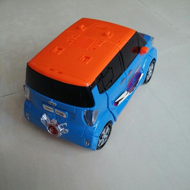 Tobot W, Toys & Games, Bricks & Figurines on Carousell