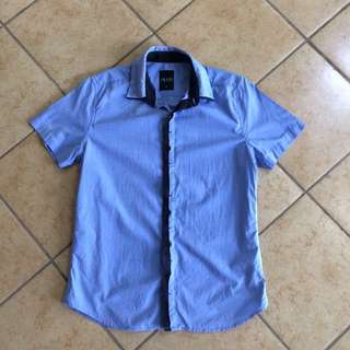 Kemeja Biru