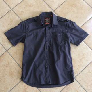 Kemeja Hitam