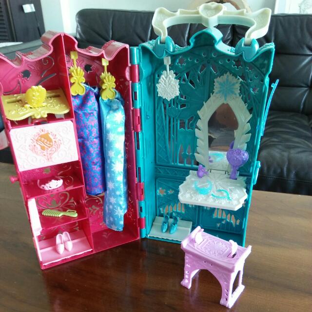 Frozen Elsa and Anna's Closet, Hobbies & Toys, Toys & Games on Carousell