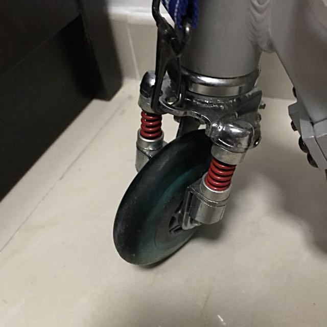 JD Razor Scooter 避震滑板車, 運動產品, 單車及配件, 單車 Carousell
