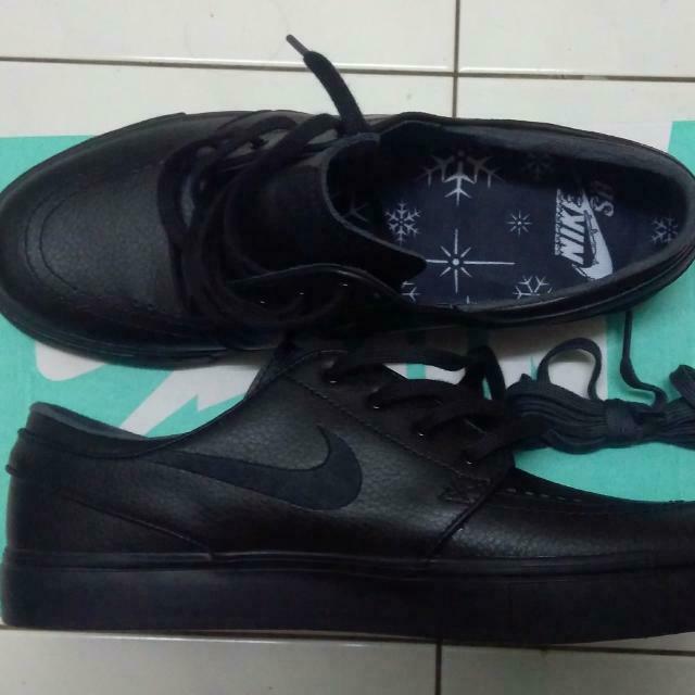 All clearance black janoski
