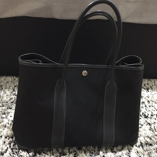 BNIB Hermes Garden Party 30 Black/Cream Canvas/Calf PHW, Luxury, Bags &  Wallets on Carousell