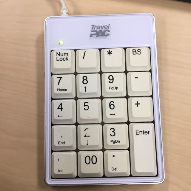 Numeric Keypad (Category: Mouse & Mousepads) located in Singapore. Submitted by caroucin (Listing ID 114696579, Image 3). Description: .