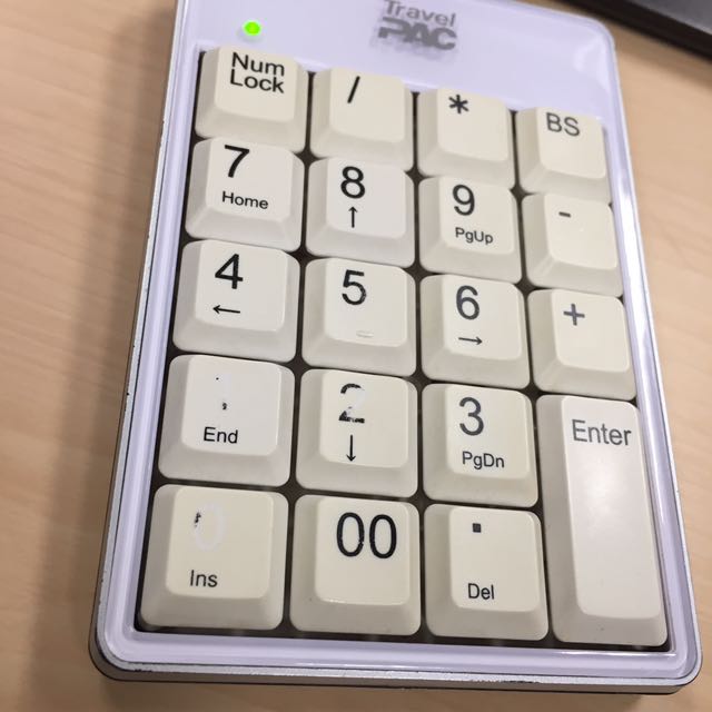 Numeric Keypad (Category: Mouse & Mousepads) located in Singapore. Submitted by caroucin (Listing ID 114696579, Image 2). Description: .