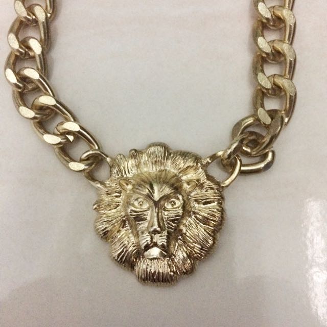 versace necklace lion head