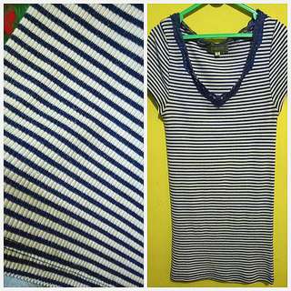 Top v Neck Line