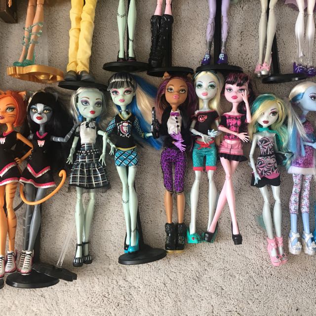 Used monster high dolls lot deals