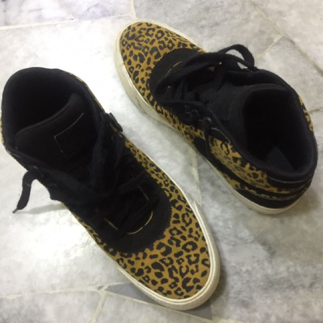 womens nike shoes with leopard print