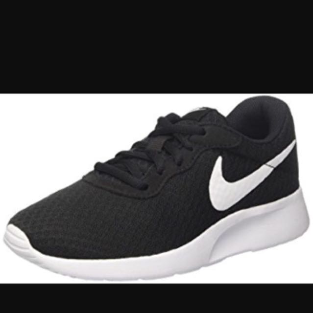 Nike Tanjun, Women's Fashion, Footwear, Sneakers on Carousell