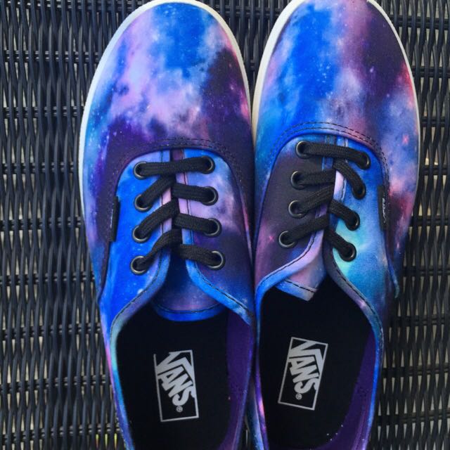 vans off the wall galaxy shoes