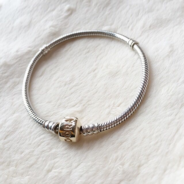 Gold clasp on sale pandora bracelet
