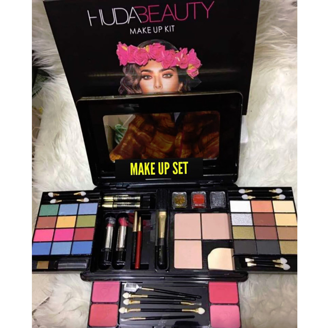 Huda Beauty Make Up Kit Price