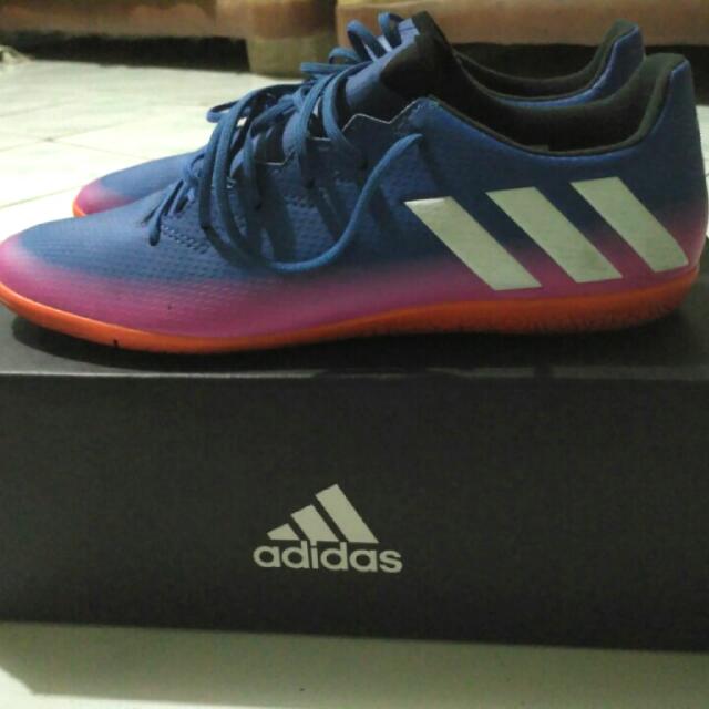 harga adidas messi