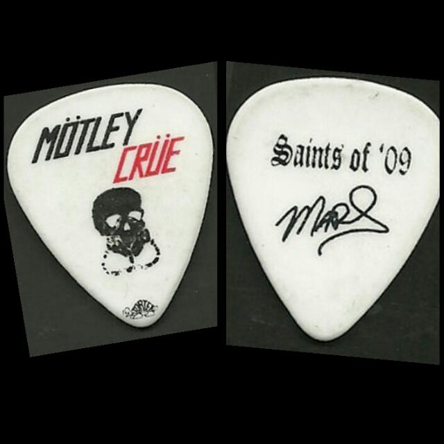 Mick mars best sale guitar pick