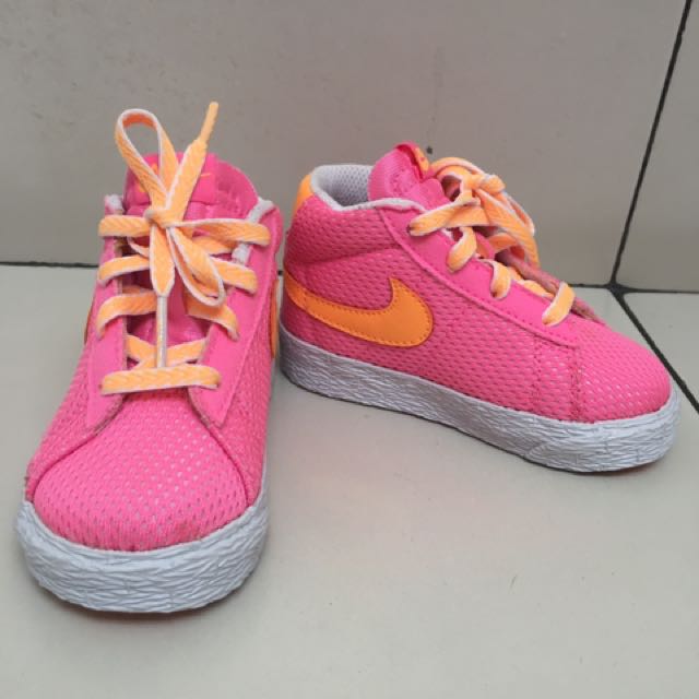 vintage baby nike shoes
