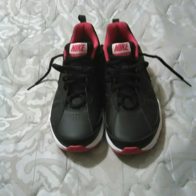 Nike T Lite Xl Women S Fashion On Carousell