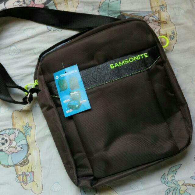 samsonite men's messenger bags