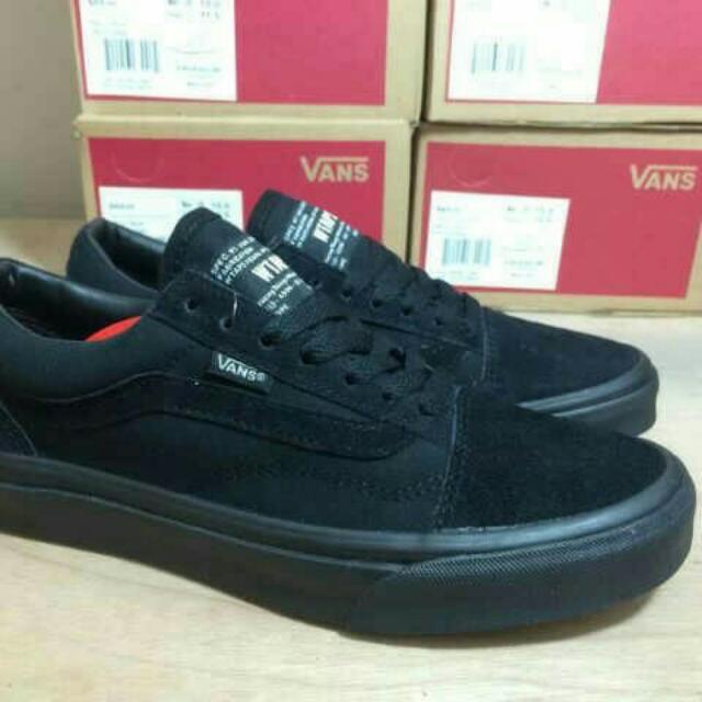 sepatu vans out school