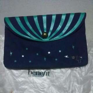 Dompet Serbaguna Merek "Benefit"