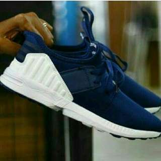 Sepatu Adidas