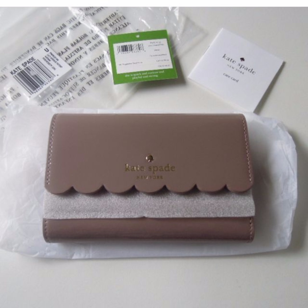 AUTHENTIC kate spade new york women's leather wallet Lily Avenue Patent  Kieran porcelain rosetta, Luxury, Bags & Wallets on Carousell