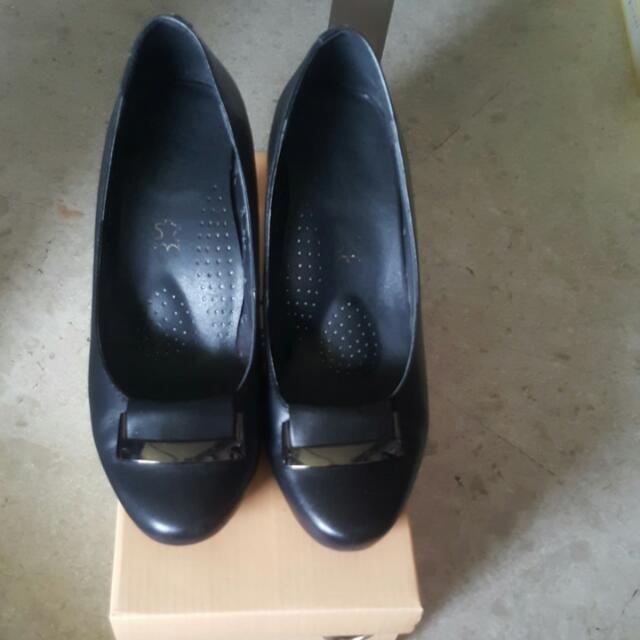 Bata High Heel Shoe, Women's Fashion, Footwear, Heels on Carousell