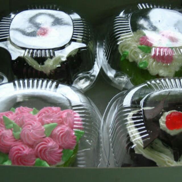 Blackforest Mini Food Drinks Baked Goods On Carousell