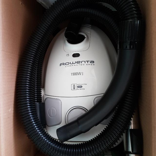 Electrolux Compact Ergo 1900W Vacuum, TV & Home Appliances, Vacuum