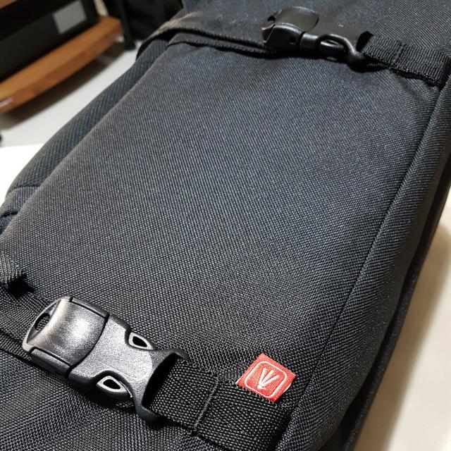 Manfrotto sling bag 30 top