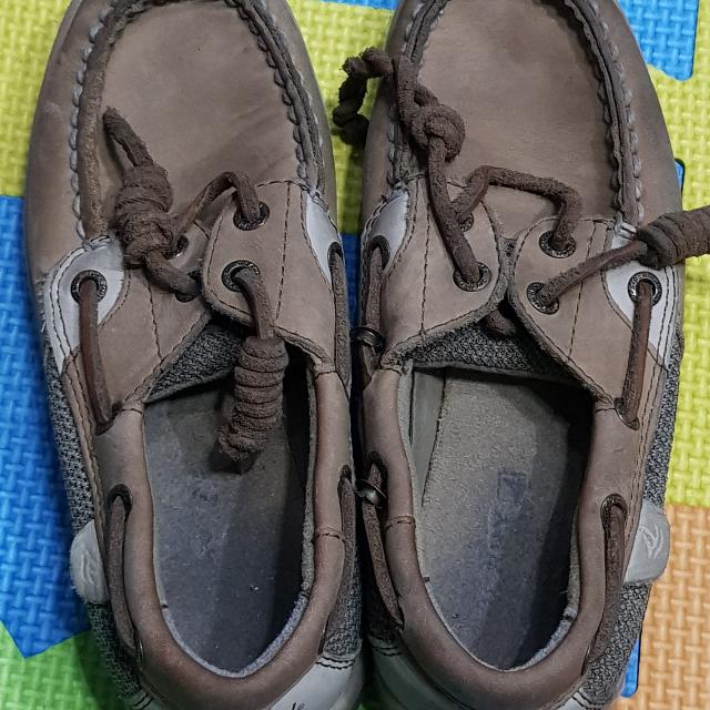 Original SPERRY Shoes For Girls (Category: Babies & Kids Fashion) located in Angeles City. Submitted by diane_24 (Listing ID 115215709, Image 1). Description: .