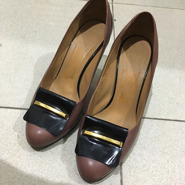 Salvatore Ferragamo High Heels Shoes (Category: Heels) located in Pasig City. Submitted by leideebaron (Listing ID 115098151, Image 1). Description: .