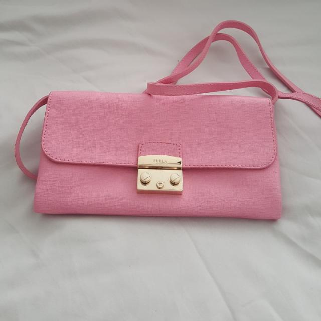 BNWT Original Furla Metropolis XL Minibag In Pink Women s Fashion Bags Wallets Cross body Bags on Carousell